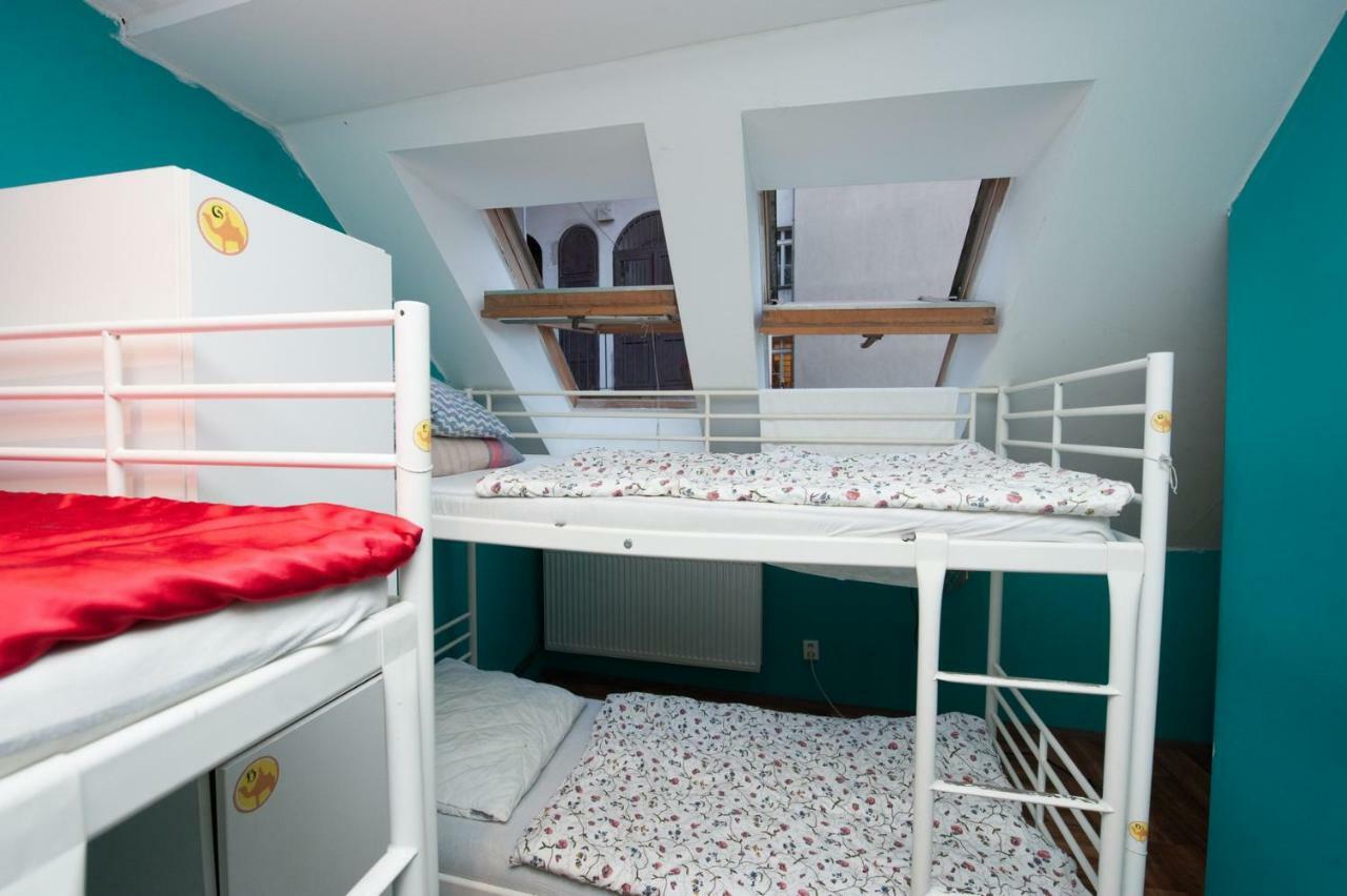 Backpacker Hostel Praag Buitenkant foto